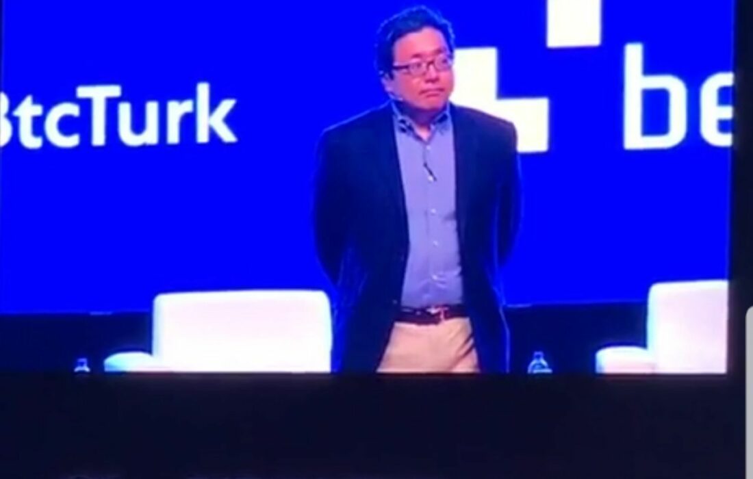 تام لی در پاسخ به سوال یکی از شرکت کنندگان در خصوص پیش بینی قیمت بیتکوین در سال ۲۰۱۹ :