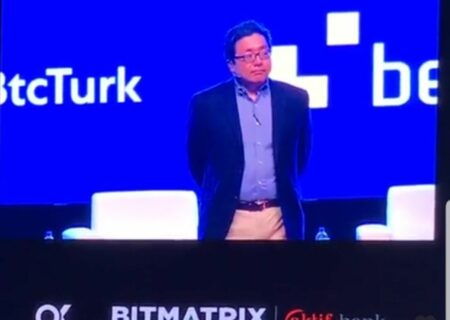 تام لی در پاسخ به سوال یکی از شرکت کنندگان در خصوص پیش بینی قیمت بیتکوین در سال ۲۰۱۹ :