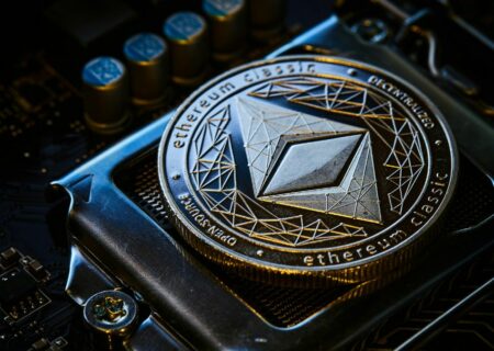 جهش قیمتی اتریوم (ETH) با نزدیک شدن به تأیید احتمالی صندوق قابل معامله در بورس (ETF)