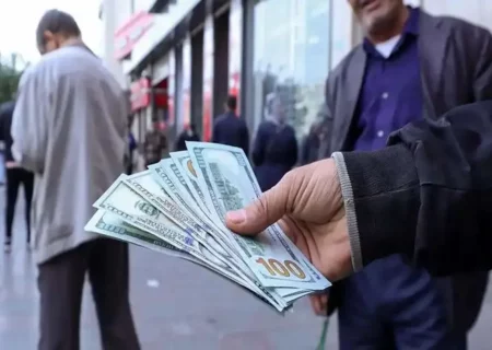 خبر فوری درباره قیمت دلار آزاد در ۲۶ دی + جدول