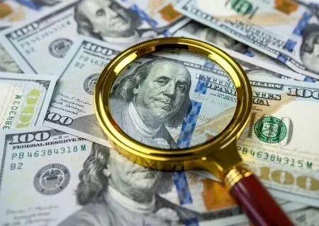 قیمت دلار آزاد امروز ۱۷ دی ریزشی شد + جدول ارز