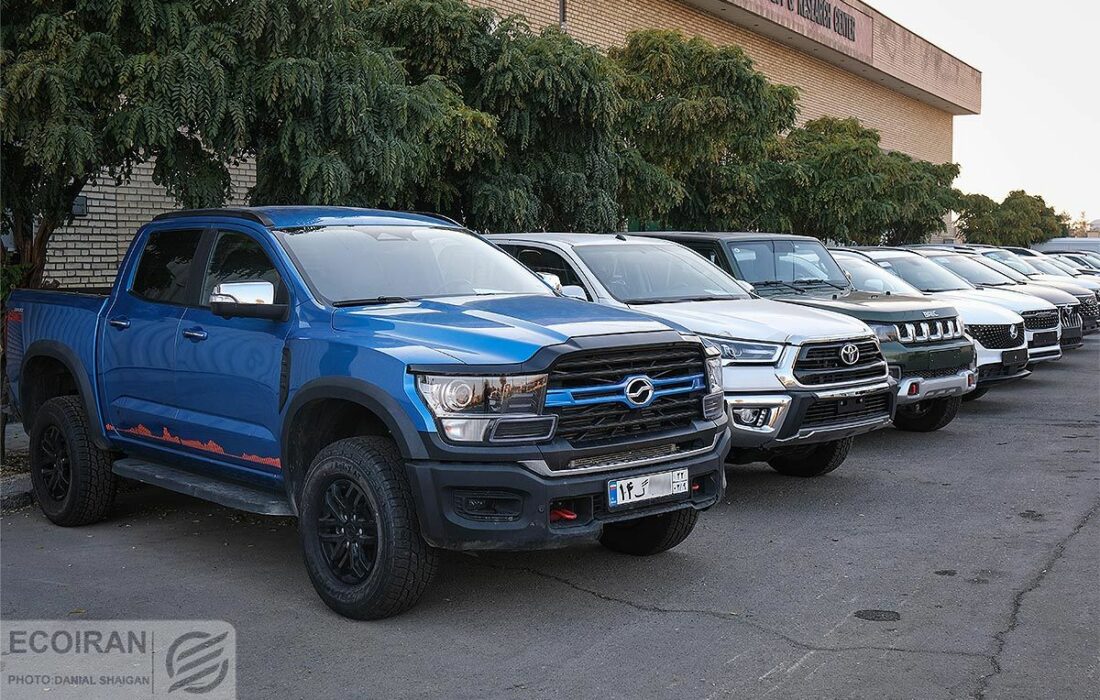 افزایش قیمت خودروهای داخلی و وارداتی/ حراج خودروهای وارداتی آغاز شد