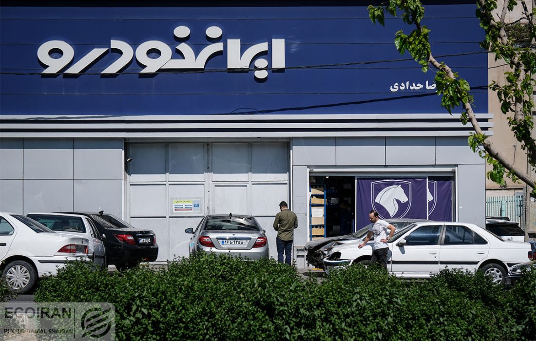 ایران خودرو سر دوراهی توقف تولید و بروزرسانی قیمت