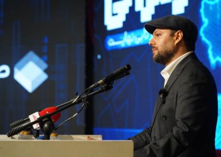 دستورالعمل بانک مرکزی با رویکرد سلبی صرافی‌ها را با چالش روبه‌رو می‌کند/هشدار نسبت به بلوکه‌کردن ۴۰۰ میلیارد سرمایه اولیه صرافی‌ها در موسسات اعتباری/ دستورالعمل کارگزاران رمزپول تا رفع ابهامات تعلیق شود