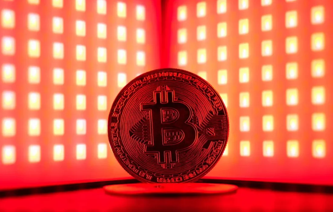 نشانه‌های منفی در ساختار قیمت بیت کوین و فشار بازار مشتقات