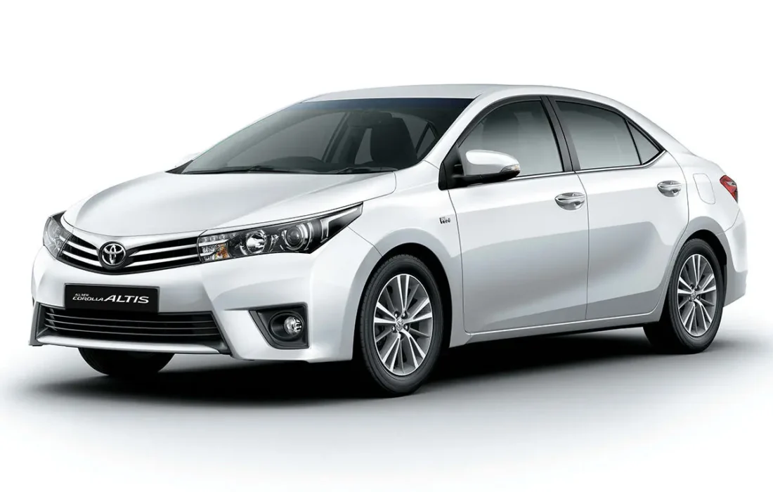 یک کارگر آمریکایی در ۲۱ ماه کرولای ۲۰۲۶ می‌خرد/ برای یک ایرانی چقدر؟