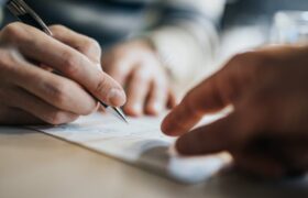 صرافیهای ارز دیجیتال در ایران با چه مجوزهایی میتوانند فعالیت کنند؟