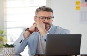 هوش مصنوعی شغل‌ها را می‌بلعد/ موج جدید تعدیل نیرو در شرکت‌های فناوری